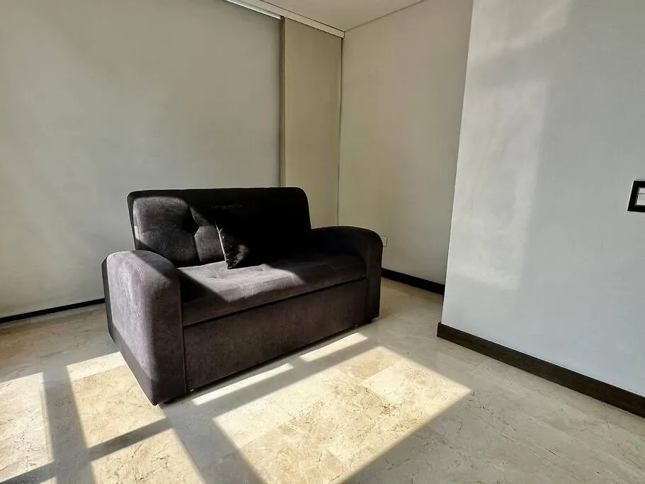 702 Beautiful And Spacious Apartment In El Poblado 麦德林