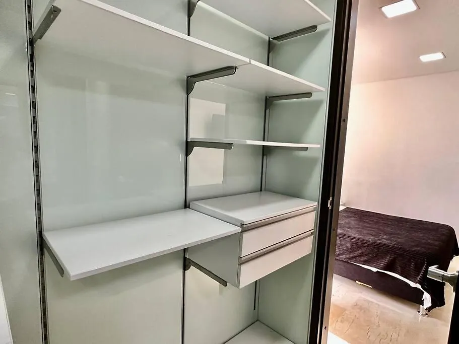 702 Beautiful And Spacious Apartment In El Poblado メデジン コロンビア