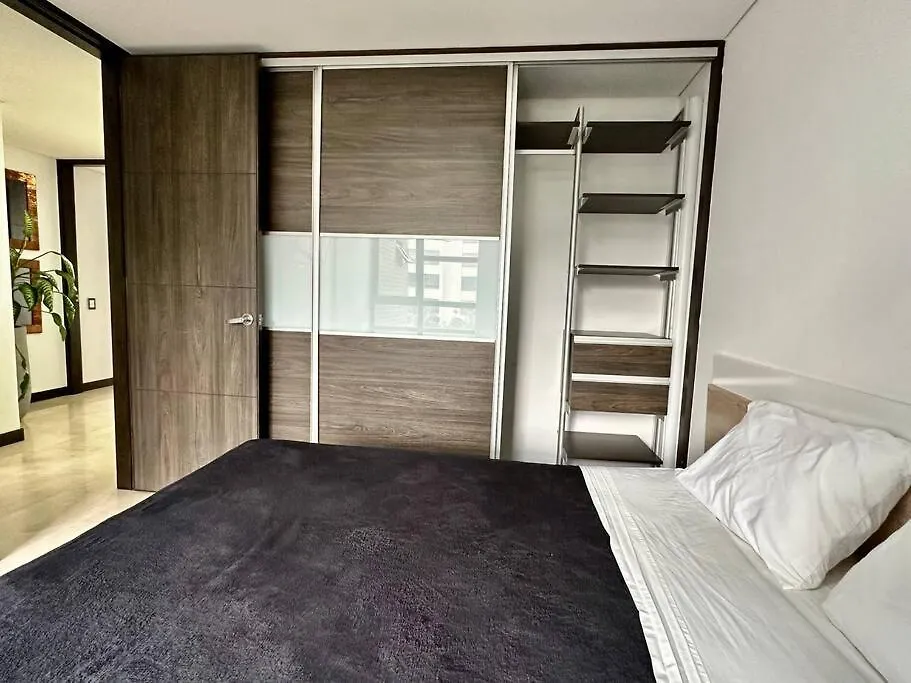 702 Beautiful And Spacious Apartment In El Poblado メデジン