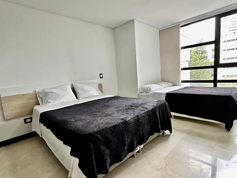 702 Beautiful And Spacious Apartment In El Poblado メデジン