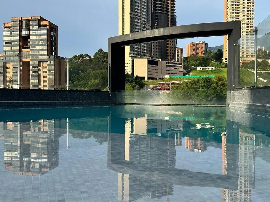 702 Beautiful And Spacious Apartment In El Poblado メデジン コロンビア