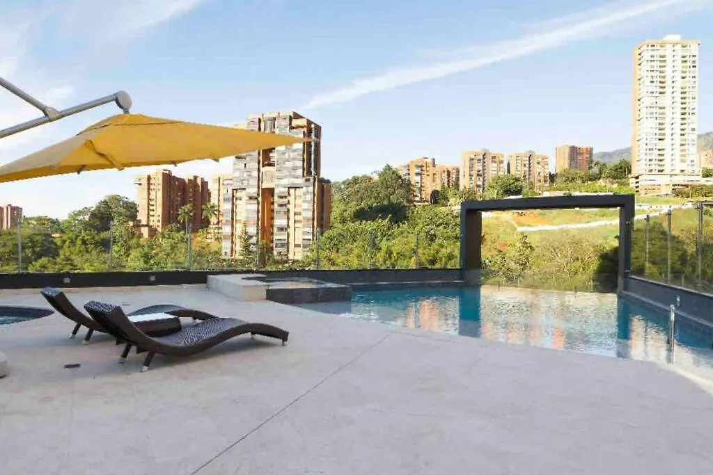 702 Beautiful And Spacious Apartment In El Poblado メデジン コロンビア