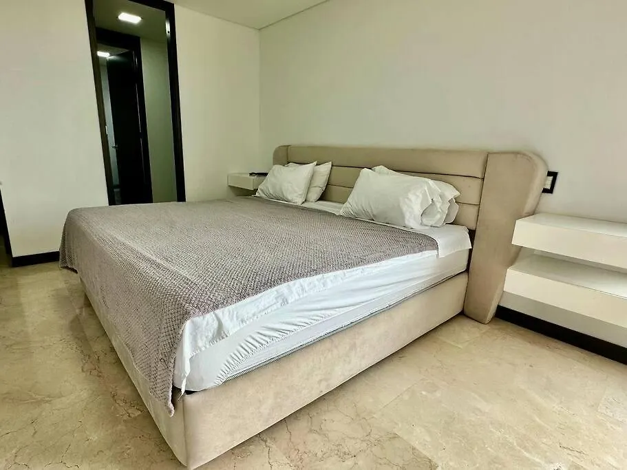 מדיין 702 Beautiful And Spacious Apartment In El Poblado